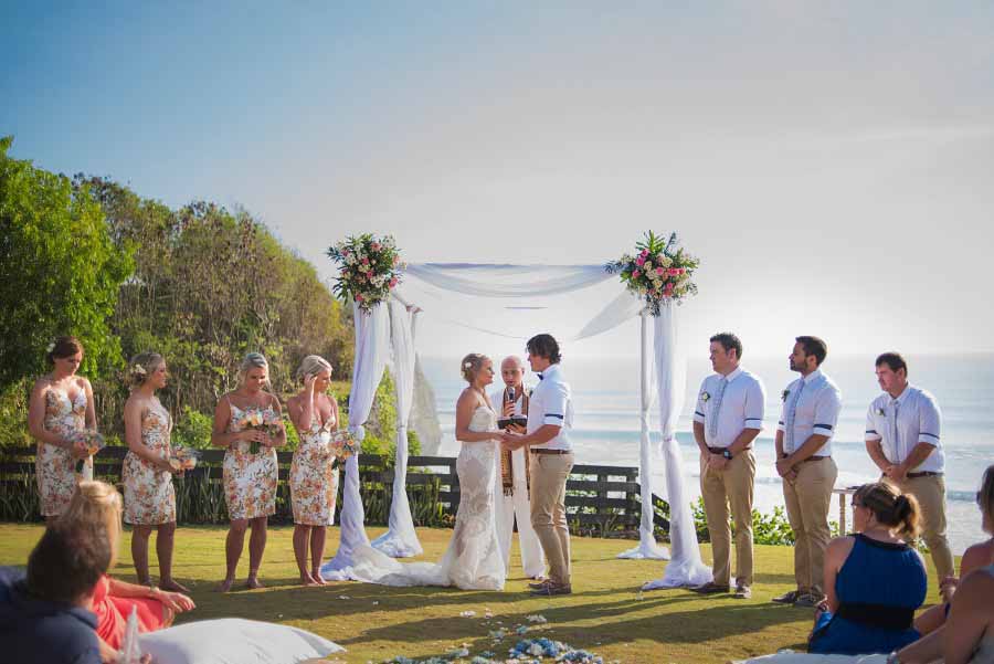 Destination weddings: How to make a wedding welcome bag Destination wedding by the beach - Kate Timothy