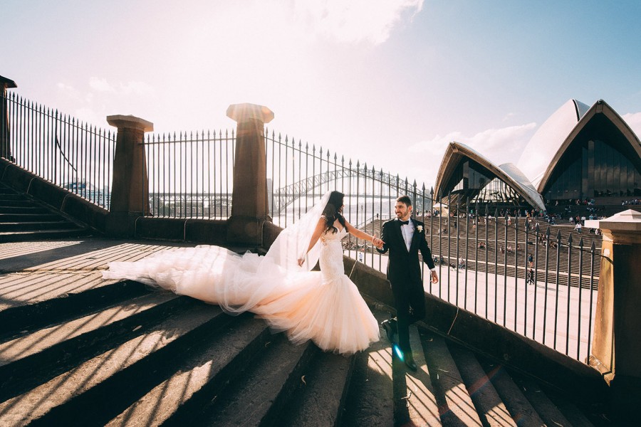 8 gorgeous Sydney Harbour weddings Hine and Cameron took sophistication to the next level with a Sydney harbor backdrop. Image: