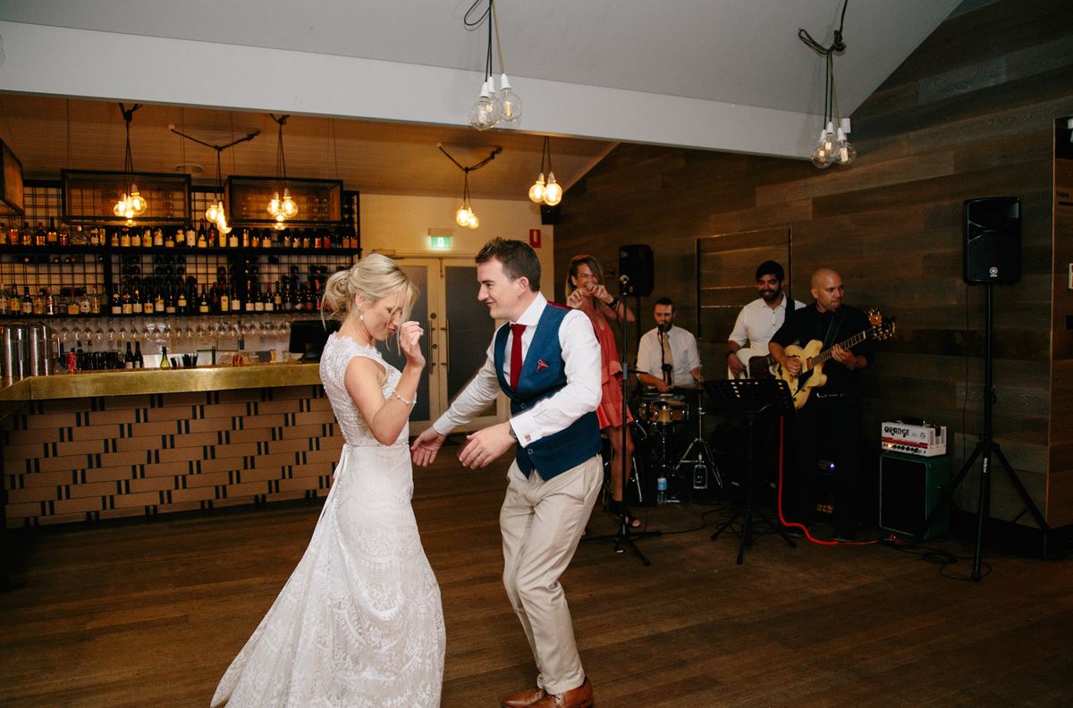 wedding band vs dj