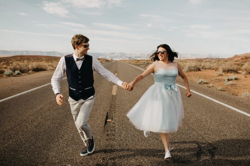 Elopement vs Wedding: What are the Pros and Cons?