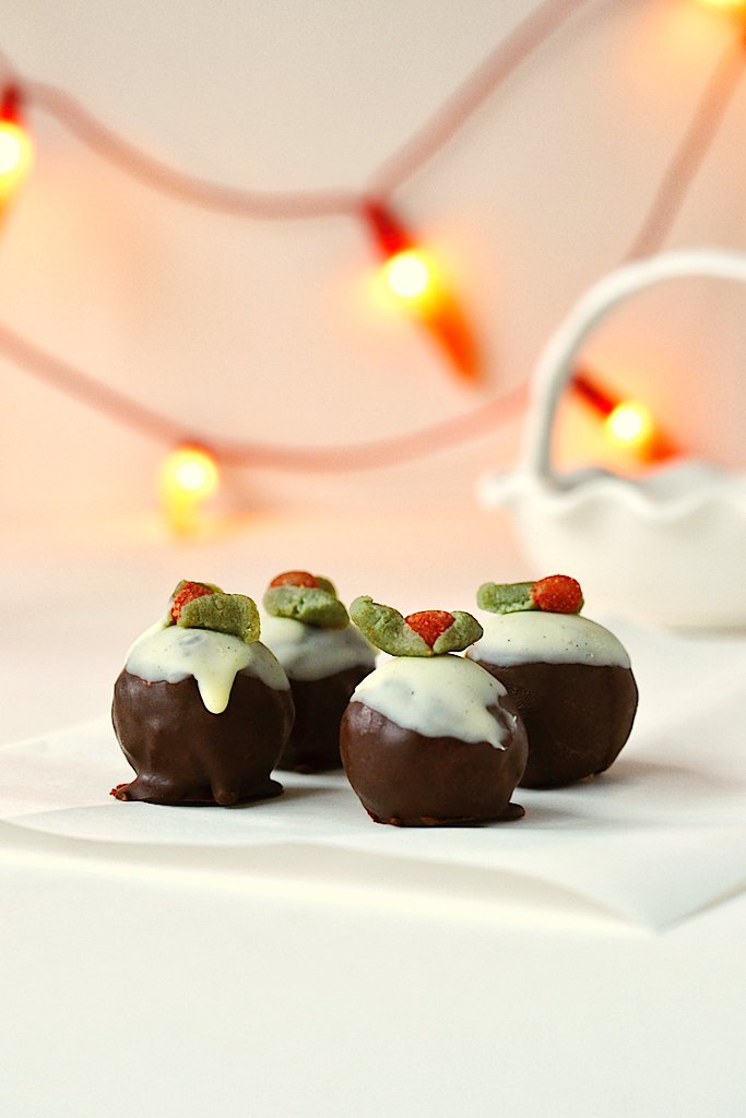 Christmas themed wedding Inspiration christmas pudding