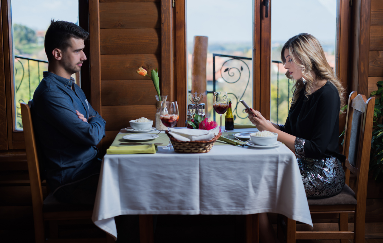 10 common mistakes couples make on Valentine's Day common-mistakes-couples-make-on-valentines-day