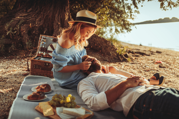 10 Fun Date Night Ideas To Kick The Post-Wedding Blues date night ideas
