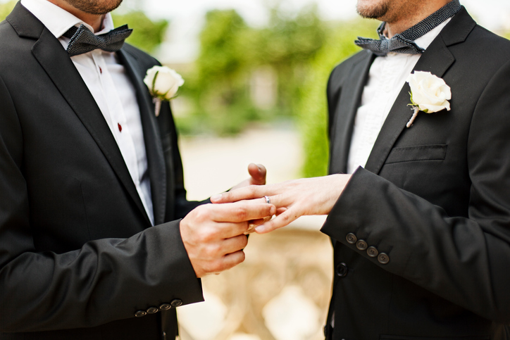 Wedding ceremony crashing - is it rude? Wedding ceremony crashing is it rude