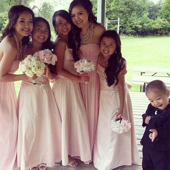 kid wedding photobomb