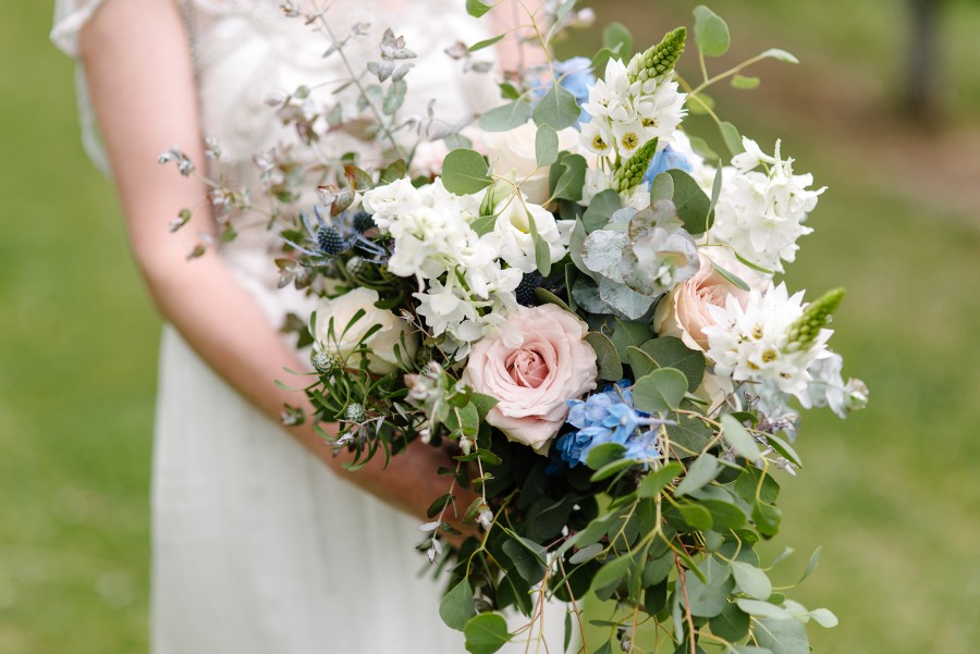 Currently trending: Oversized bouquets we adore oversized bouquets