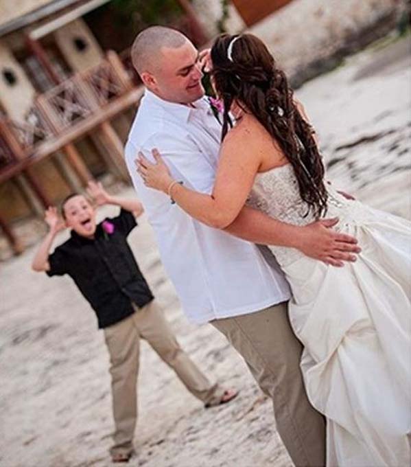 photobombing a wedding