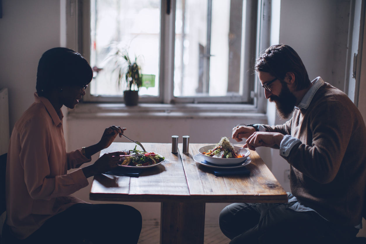 10 common mistakes couples make on Valentine's Day valentines-day-common-mistake