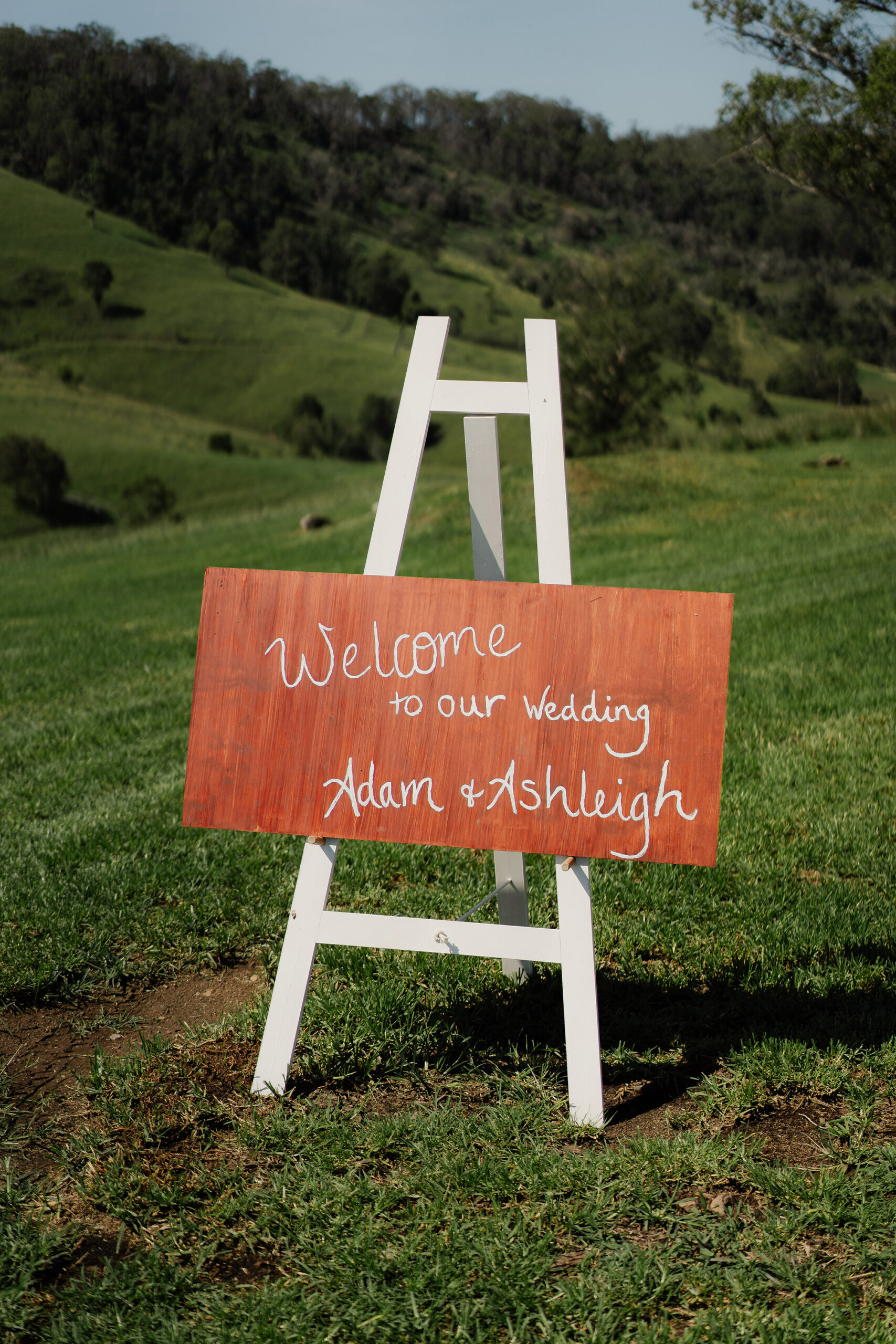 Ashleigh Adam Rustic Country Wedding Ben Howland SBS 012 scaled