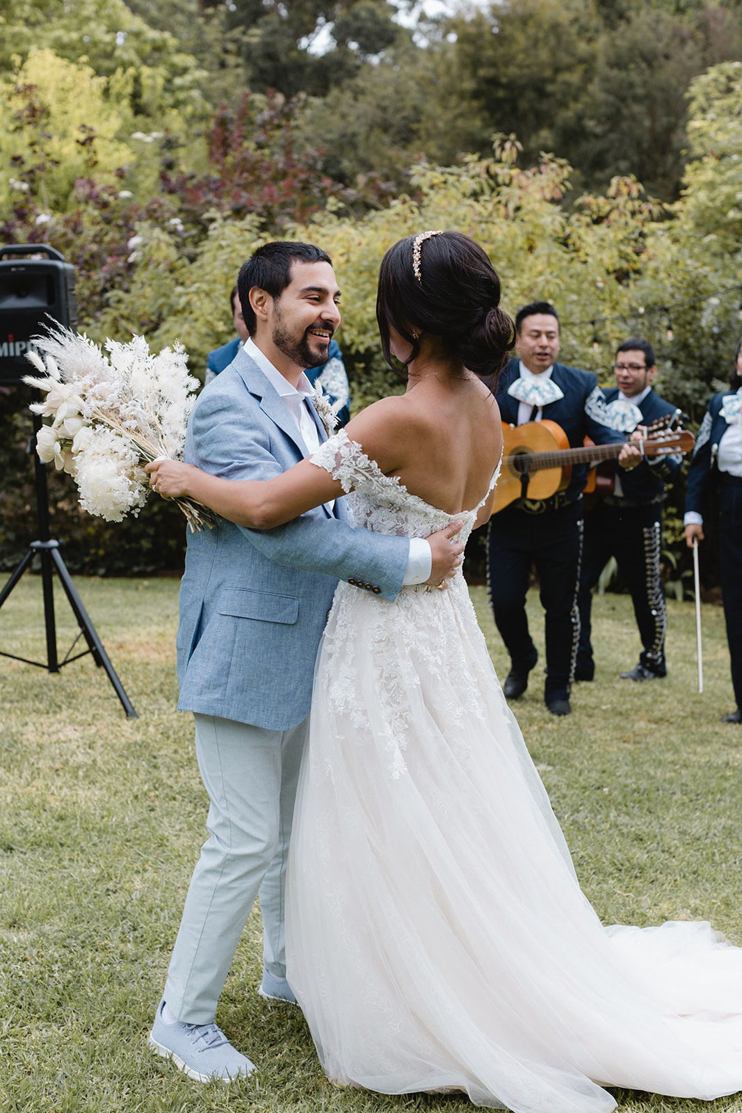 Romantic vintage wedding at Butterfly Red Hill for Evelin and Christian. Photos by Desfura Weddings.