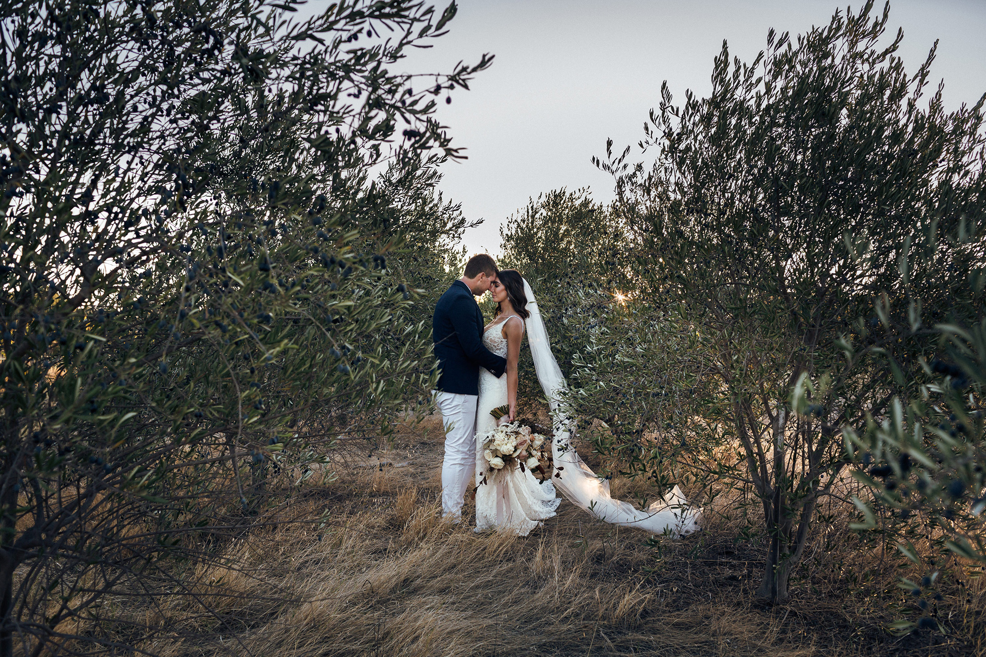 Emma and Arran head to Swan Valley for elegant rustic wedding | Easy ...