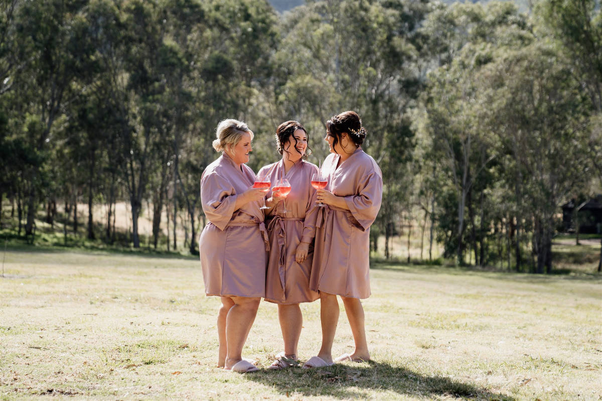 Modern rustic style at Tenayah and Josh's Gordon Country wedding in QLD, photographed by Sam Wyper Photography.