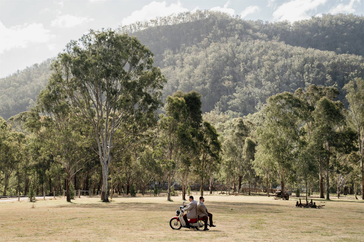 Modern rustic style at Tenayah and Josh's Gordon Country wedding in QLD, photographed by Sam Wyper Photography.