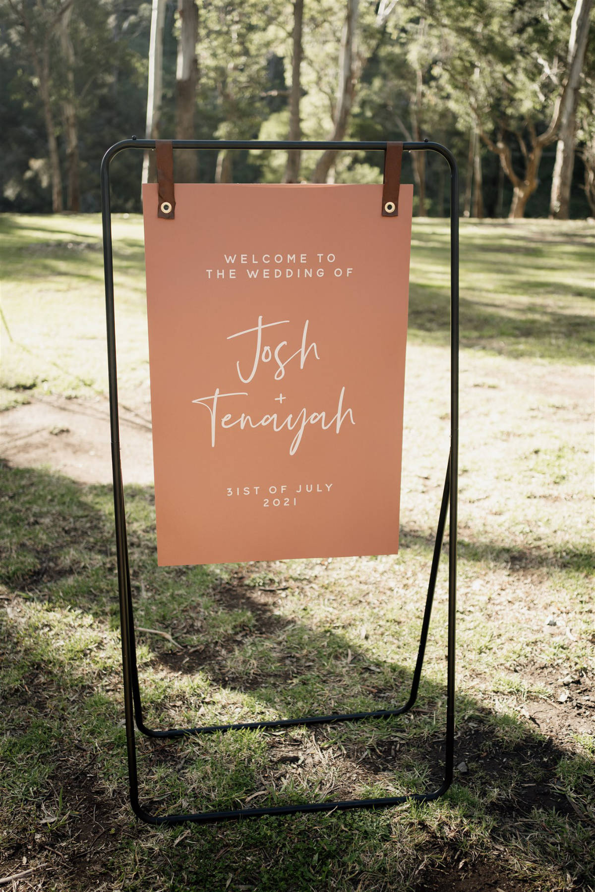 Modern rustic style at Tenayah and Josh's Gordon Country wedding in QLD, photographed by Sam Wyper Photography.