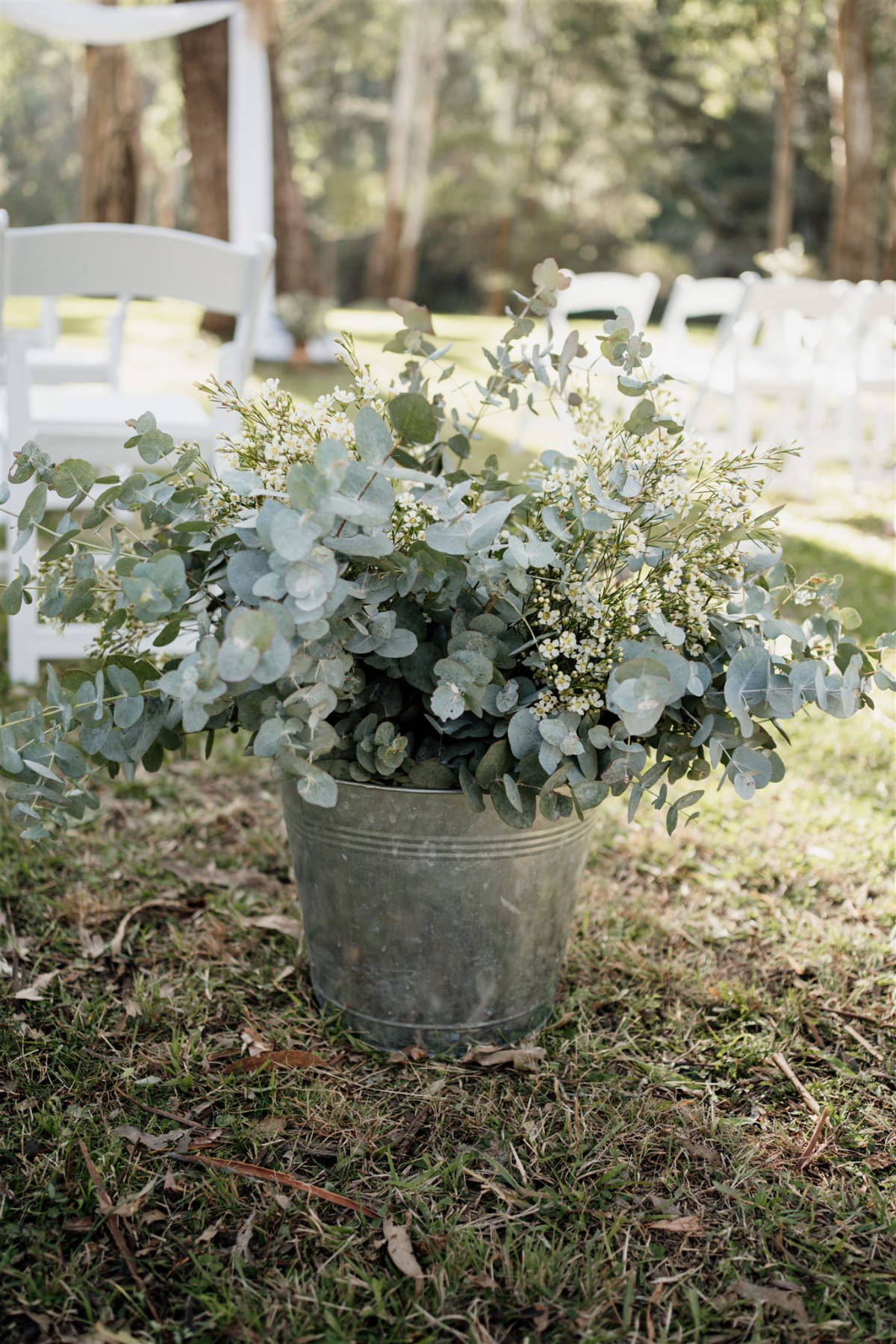 Modern rustic style at Tenayah and Josh's Gordon Country wedding in QLD, photographed by Sam Wyper Photography.