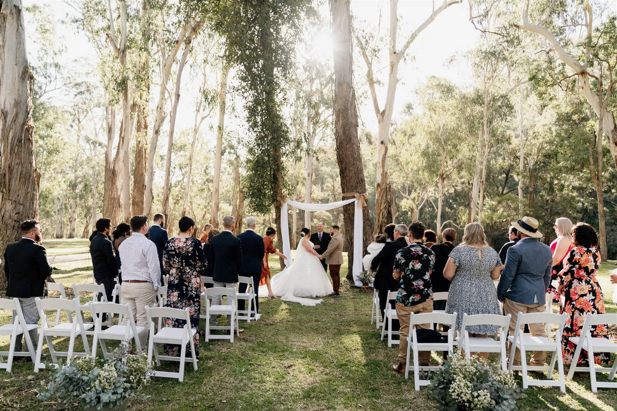 Modern rustic style at Tenayah and Josh's Gordon Country wedding in QLD, photographed by Sam Wyper Photography.