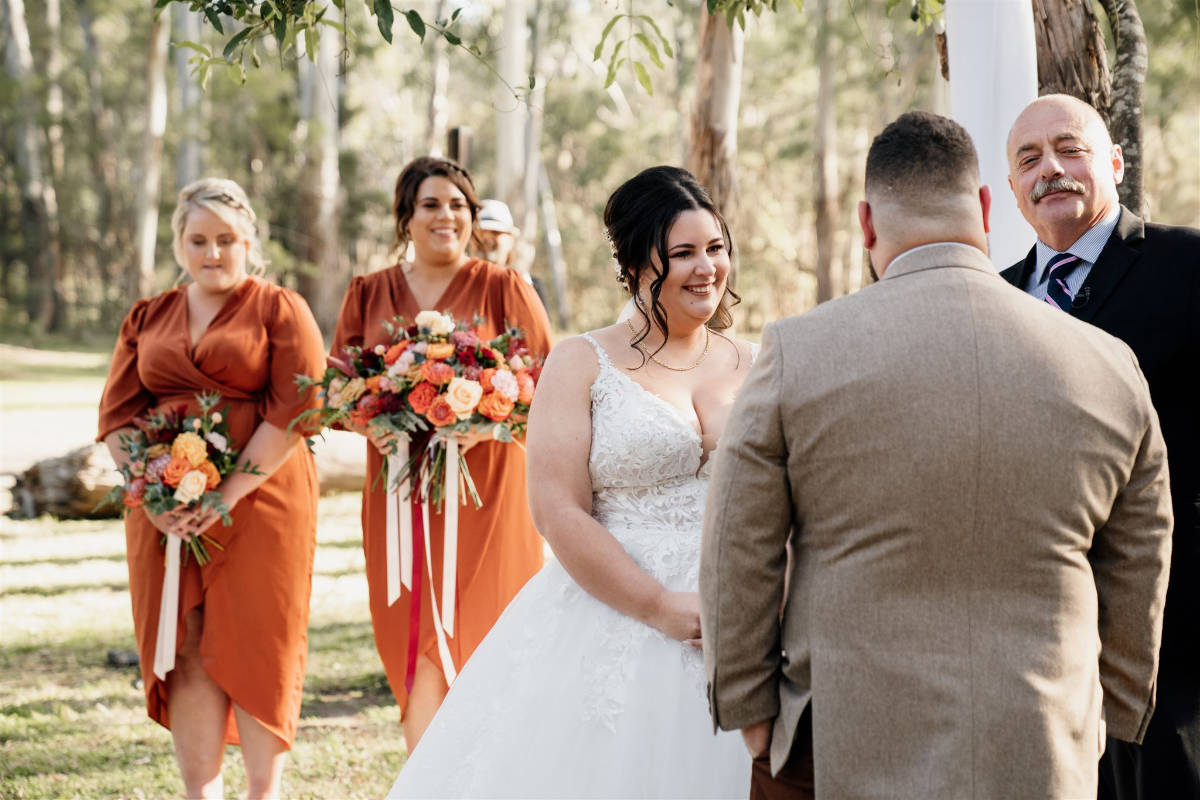 Modern rustic style at Tenayah and Josh's Gordon Country wedding in QLD, photographed by Sam Wyper Photography.