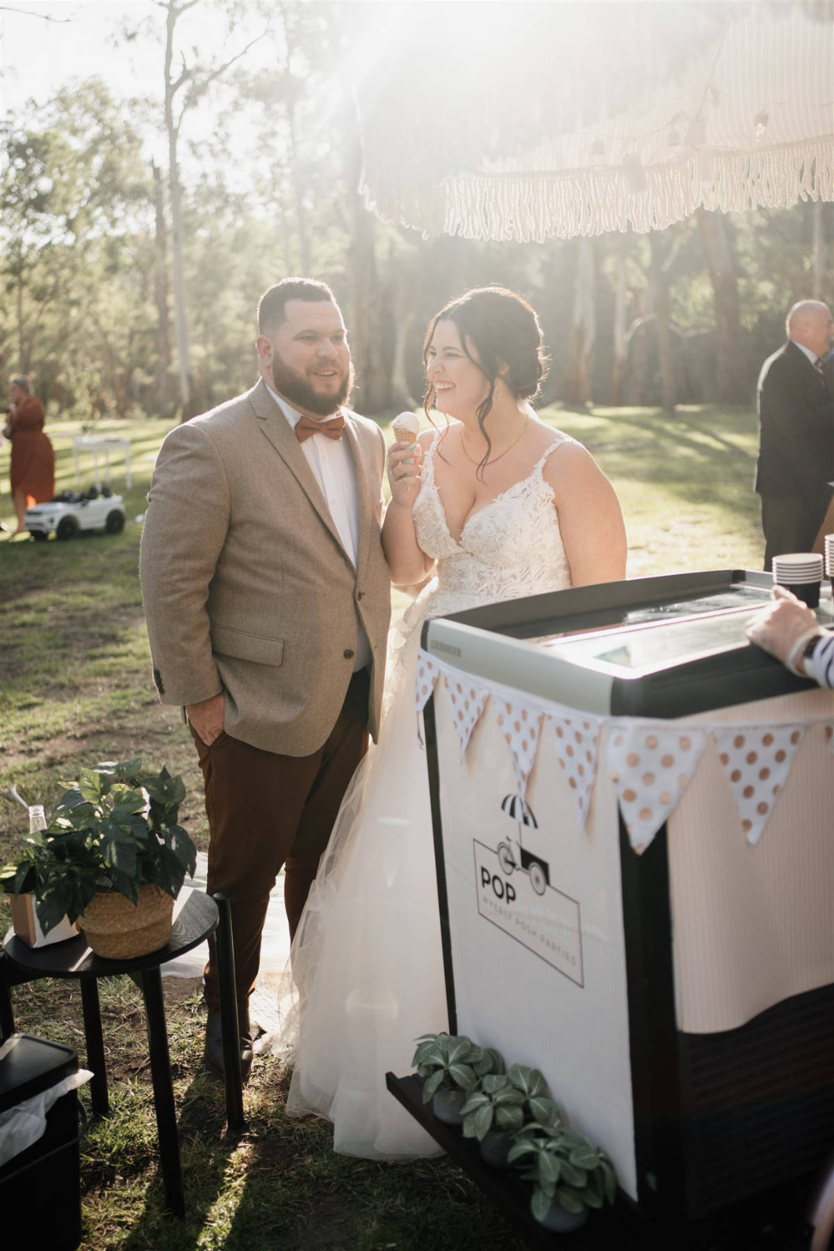 Modern rustic style at Tenayah and Josh's Gordon Country wedding in QLD, photographed by Sam Wyper Photography.