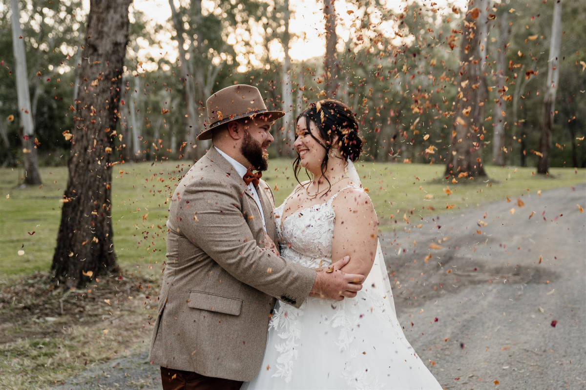 Modern rustic style at Tenayah and Josh's Gordon Country wedding in QLD, photographed by Sam Wyper Photography.