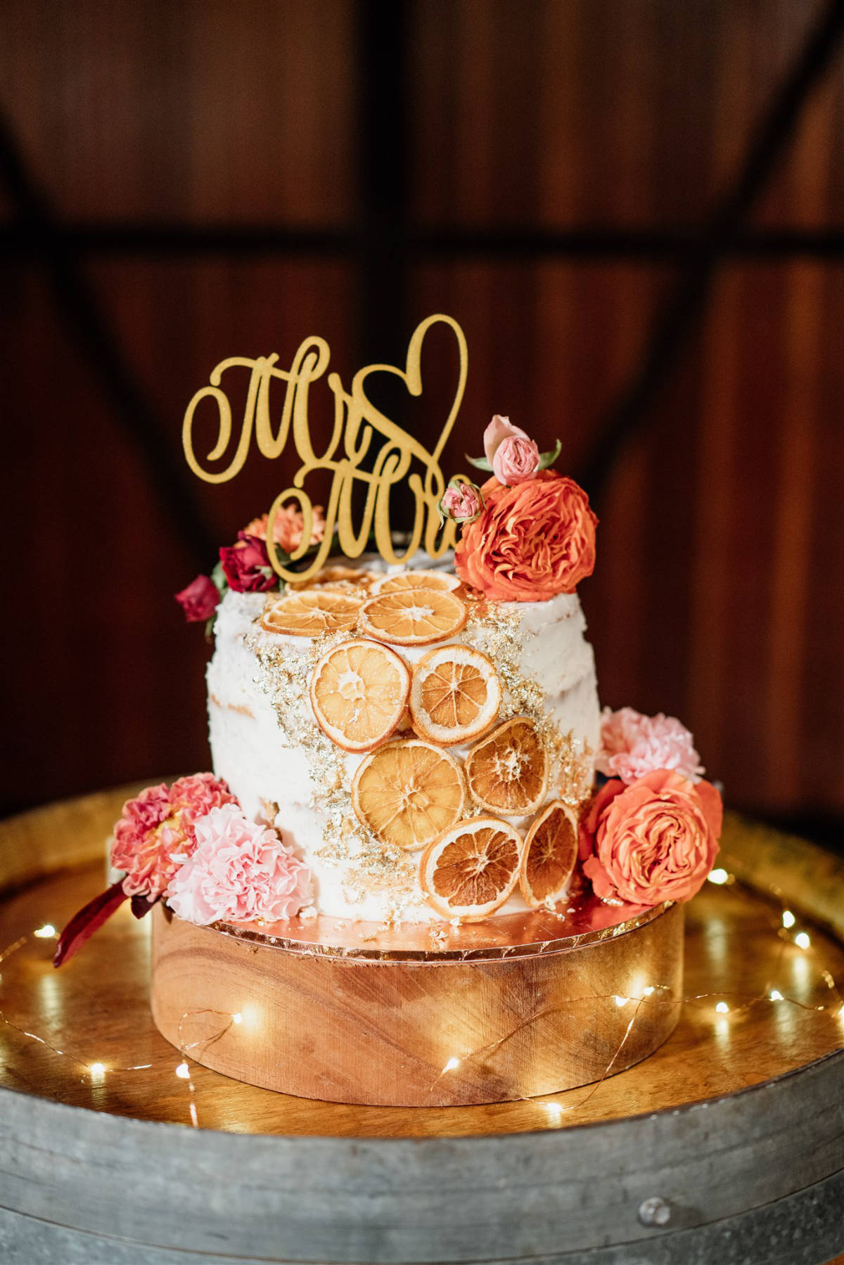 Modern rustic style at Tenayah and Josh's Gordon Country wedding in QLD, photographed by Sam Wyper Photography.