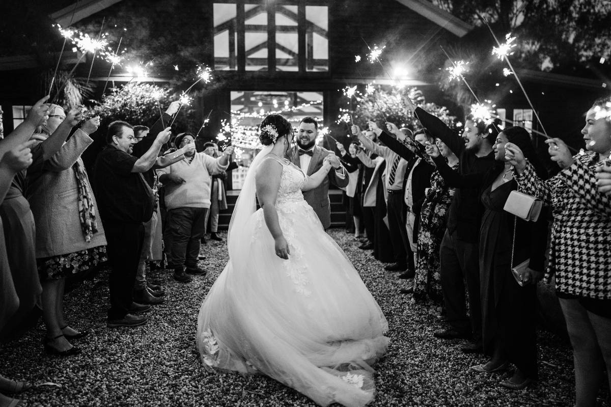 Modern rustic style at Tenayah and Josh's Gordon Country wedding in QLD, photographed by Sam Wyper Photography.