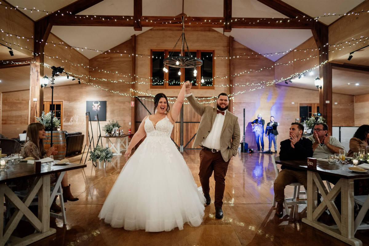 Modern rustic style at Tenayah and Josh's Gordon Country wedding in QLD, photographed by Sam Wyper Photography.