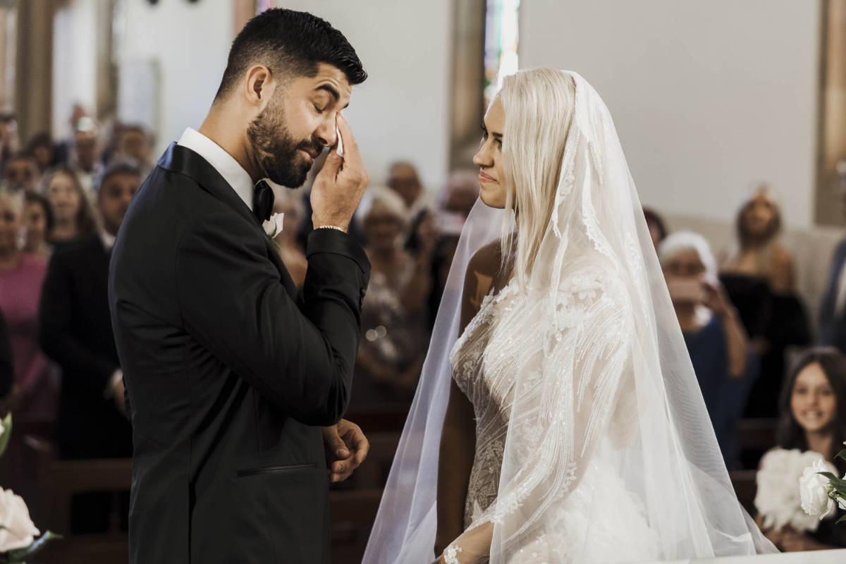 Luxury wedding at Hyatt Regency Sydney for Bianca and Bobby. Photos by Inlighten Photography