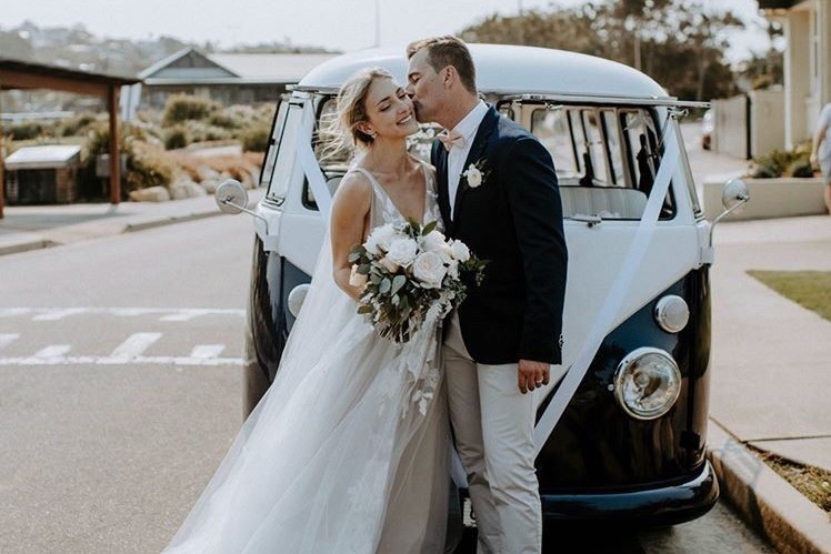 Kombi Experience Sydney Wedding Cars Transportation Couple Cropped Landscape