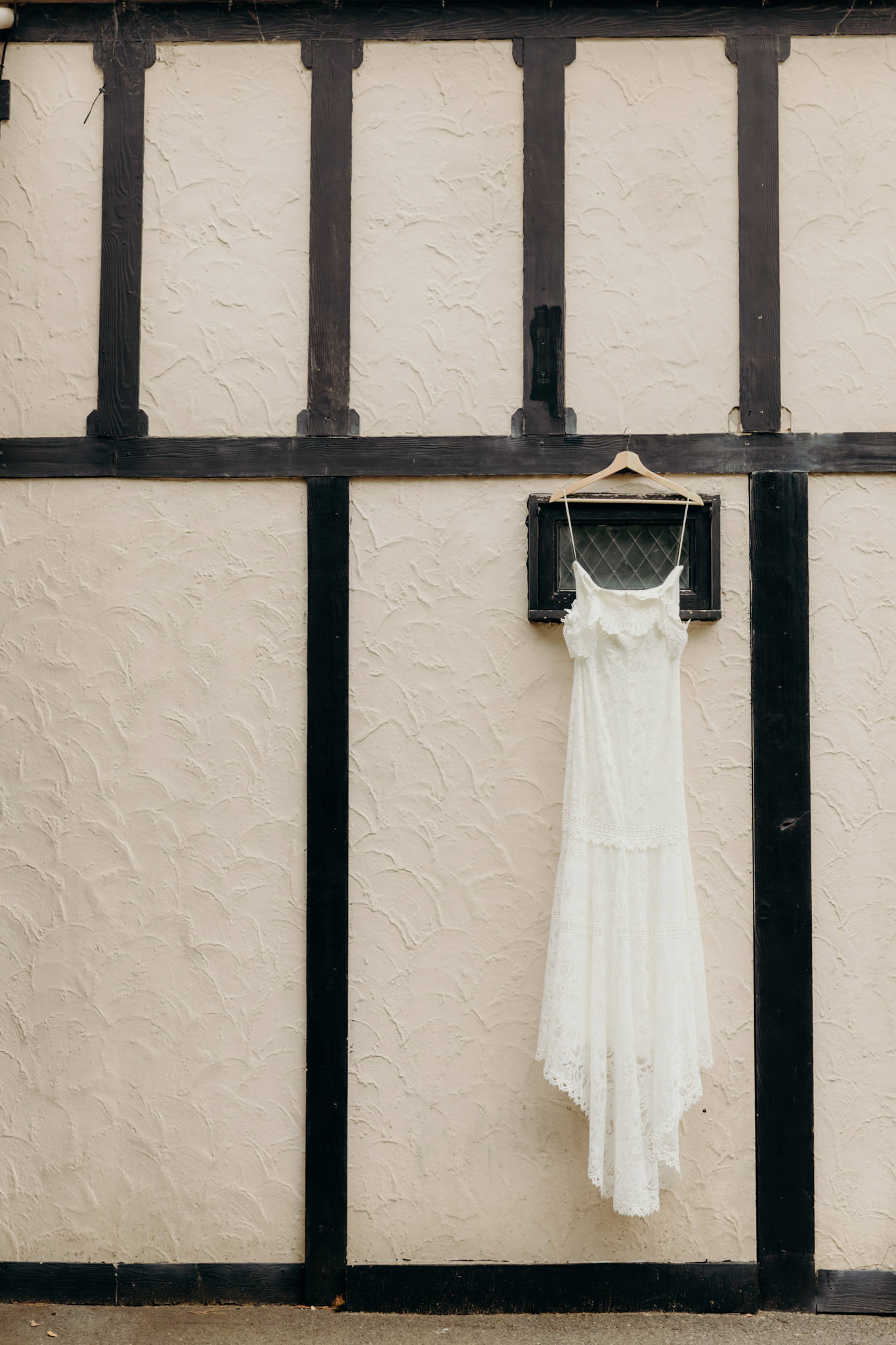 Lyrebird Falls Dandenong Ranges Wedding, classic and romantic, for Grace & Mike. Photos by T-One Image