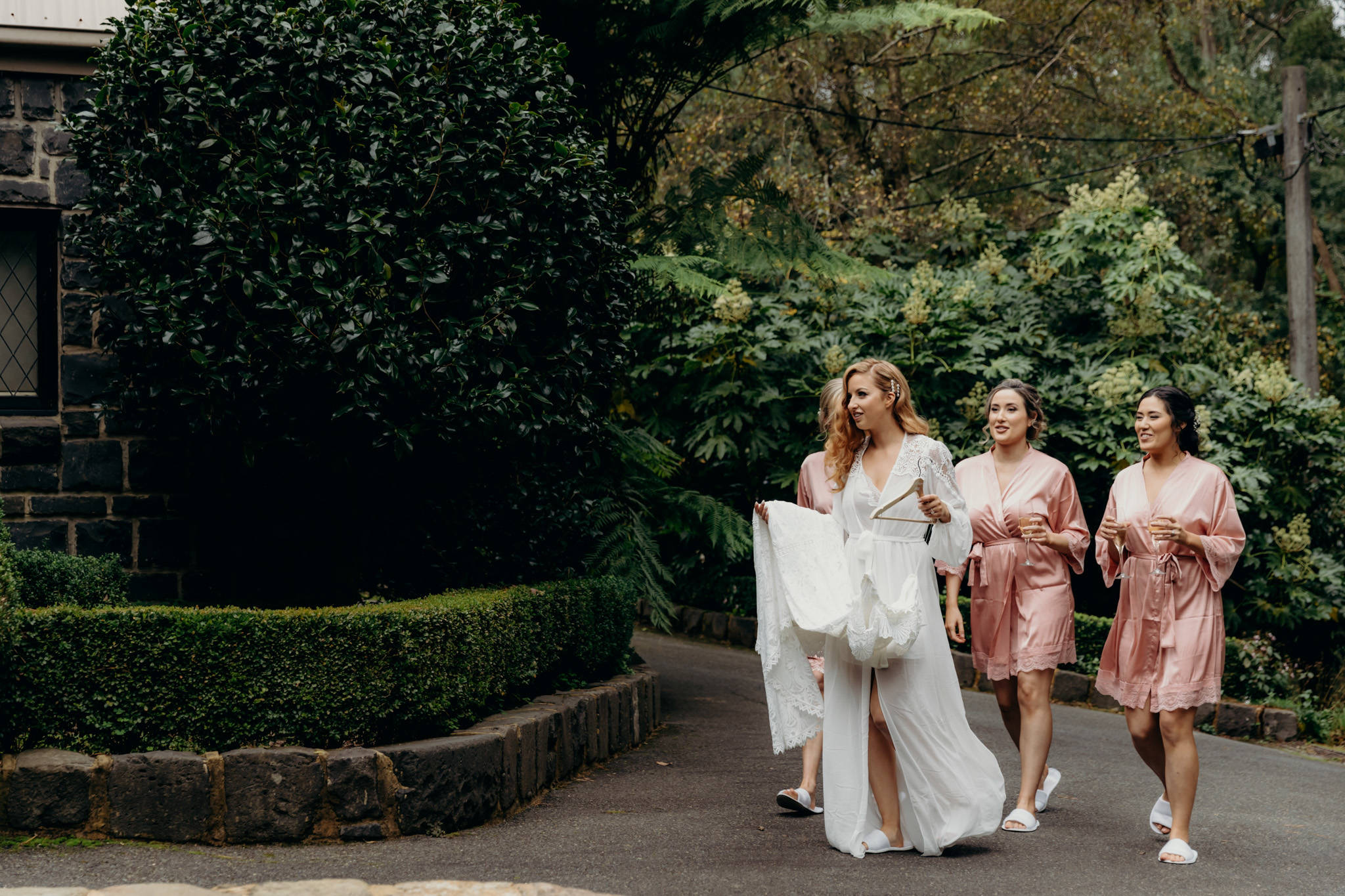 Lyrebird Falls Dandenong Ranges Wedding, classic and romantic, for Grace & Mike. Photos by T-One Image