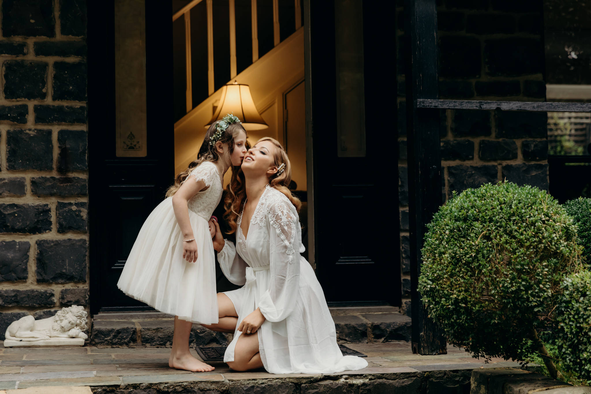 Lyrebird Falls Dandenong Ranges Wedding, classic and romantic, for Grace & Mike. Photos by T-One Image