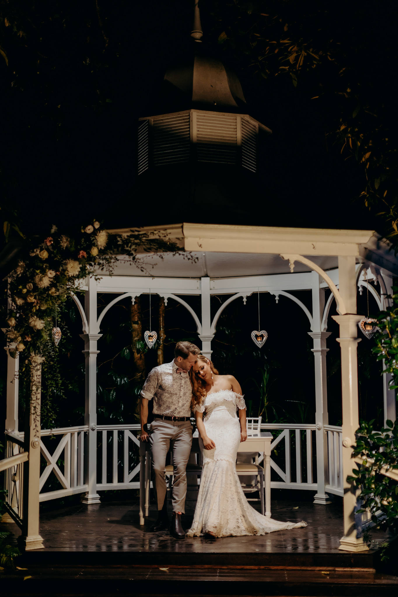 Lyrebird Falls Dandenong Ranges Wedding, classic and romantic, for Grace & Mike. Photos by T-One Image