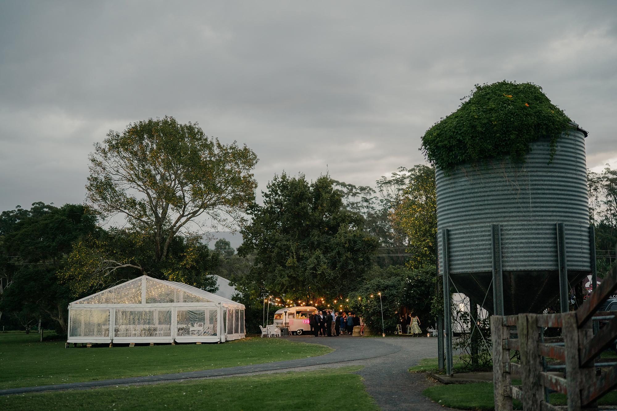 Nicola James Rustic Garden Wedding Ben Howland 044