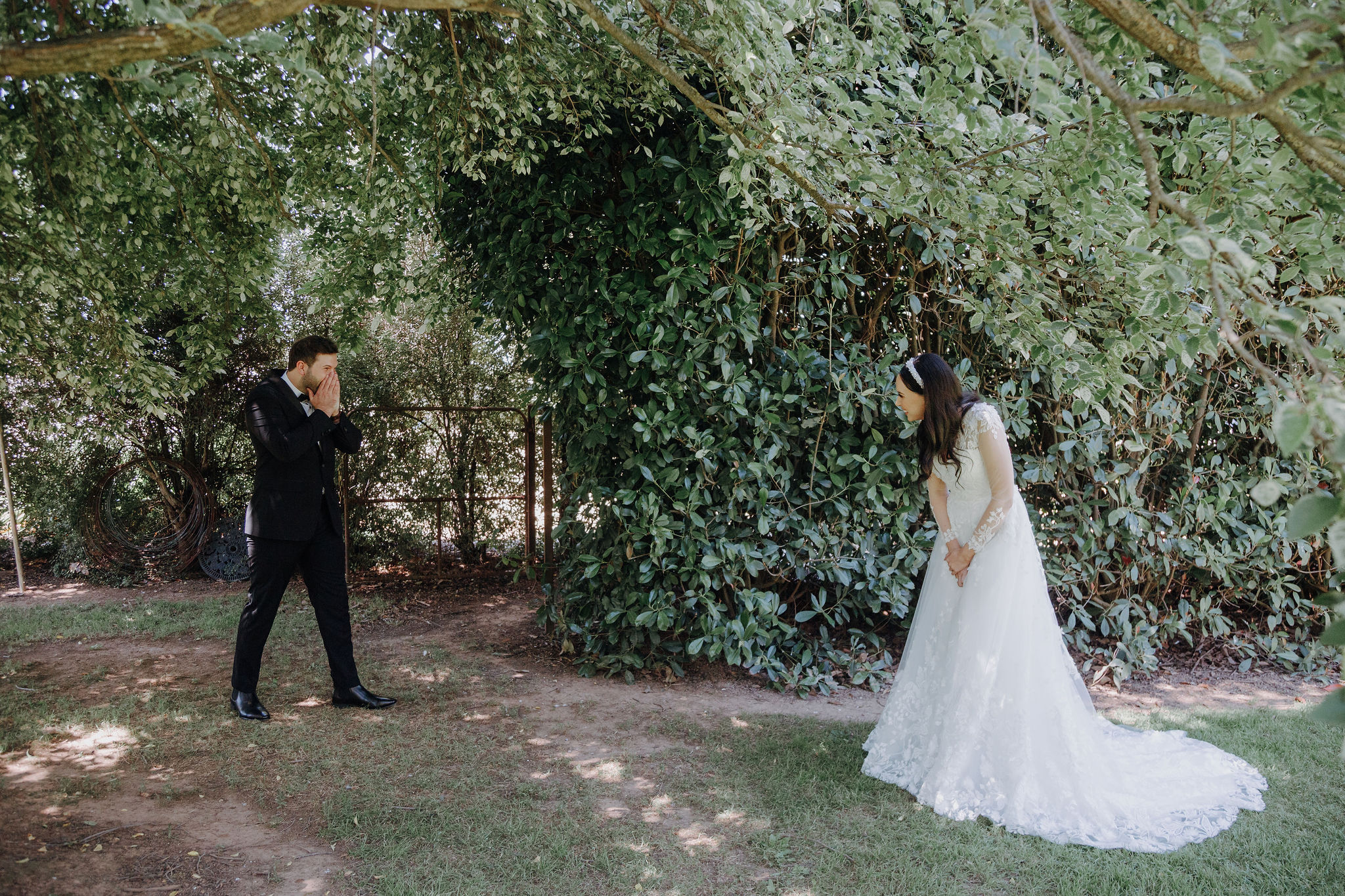 Modern romantic wedding of Amy and Brandon at Olivehouse Function Centre, Kialla. Photo by Veri Photography.