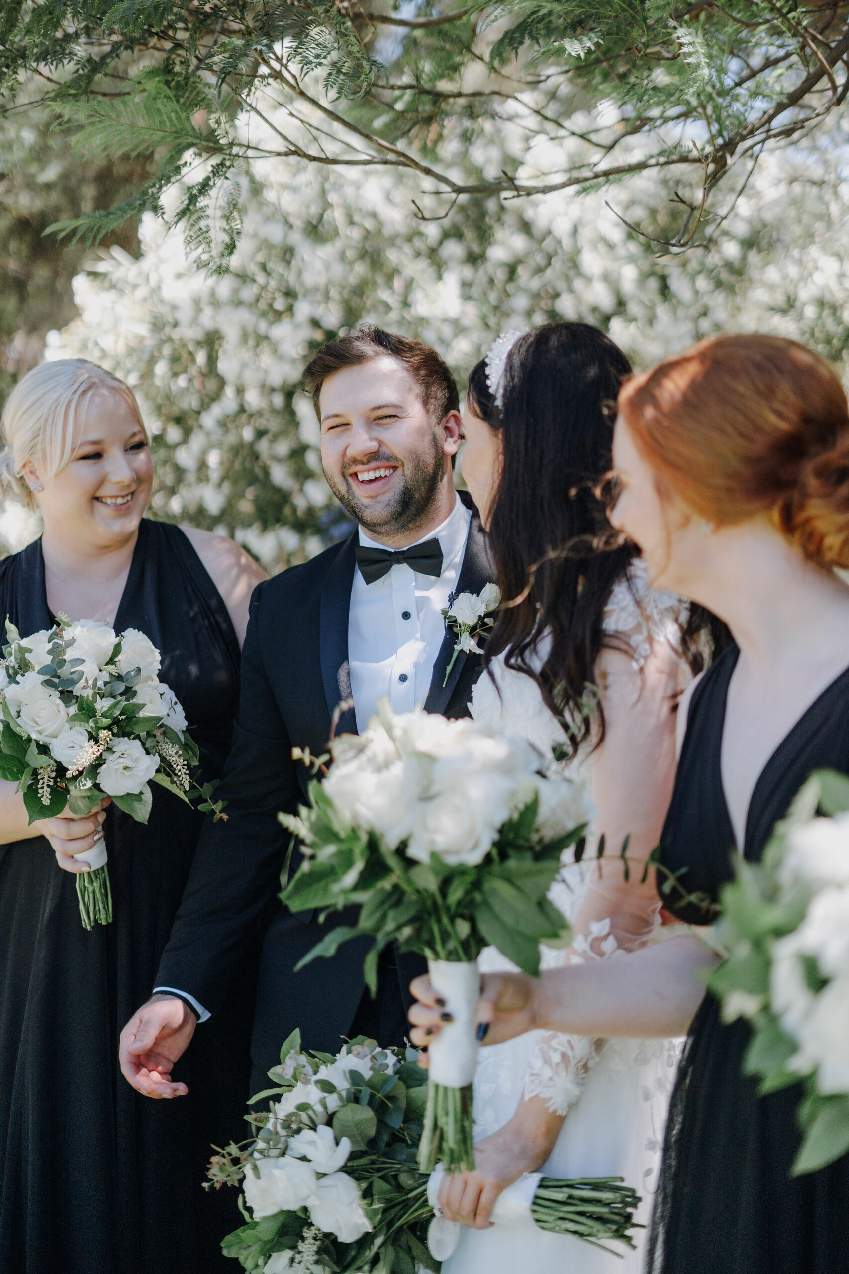 Modern romantic wedding of Amy and Brandon at Olivehouse Function Centre, Kialla. Photo by Veri Photography.