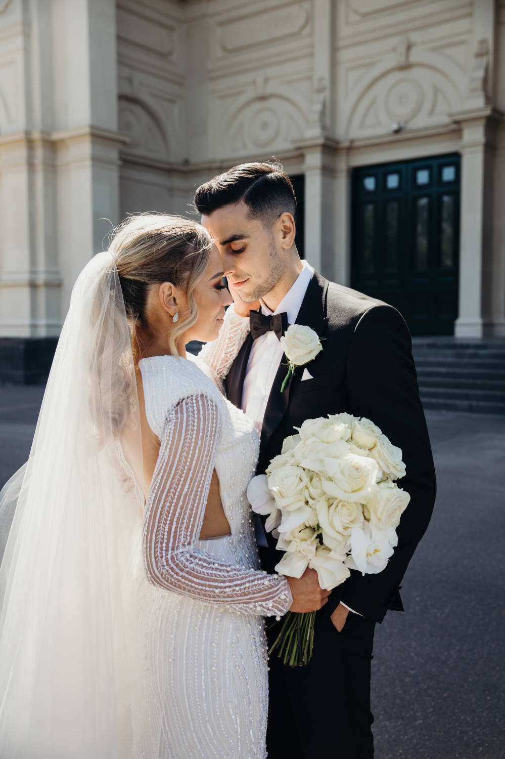 Modern elegant wedding at The Park Albert Park. Photos by T-One Image. Matara and Gavin.