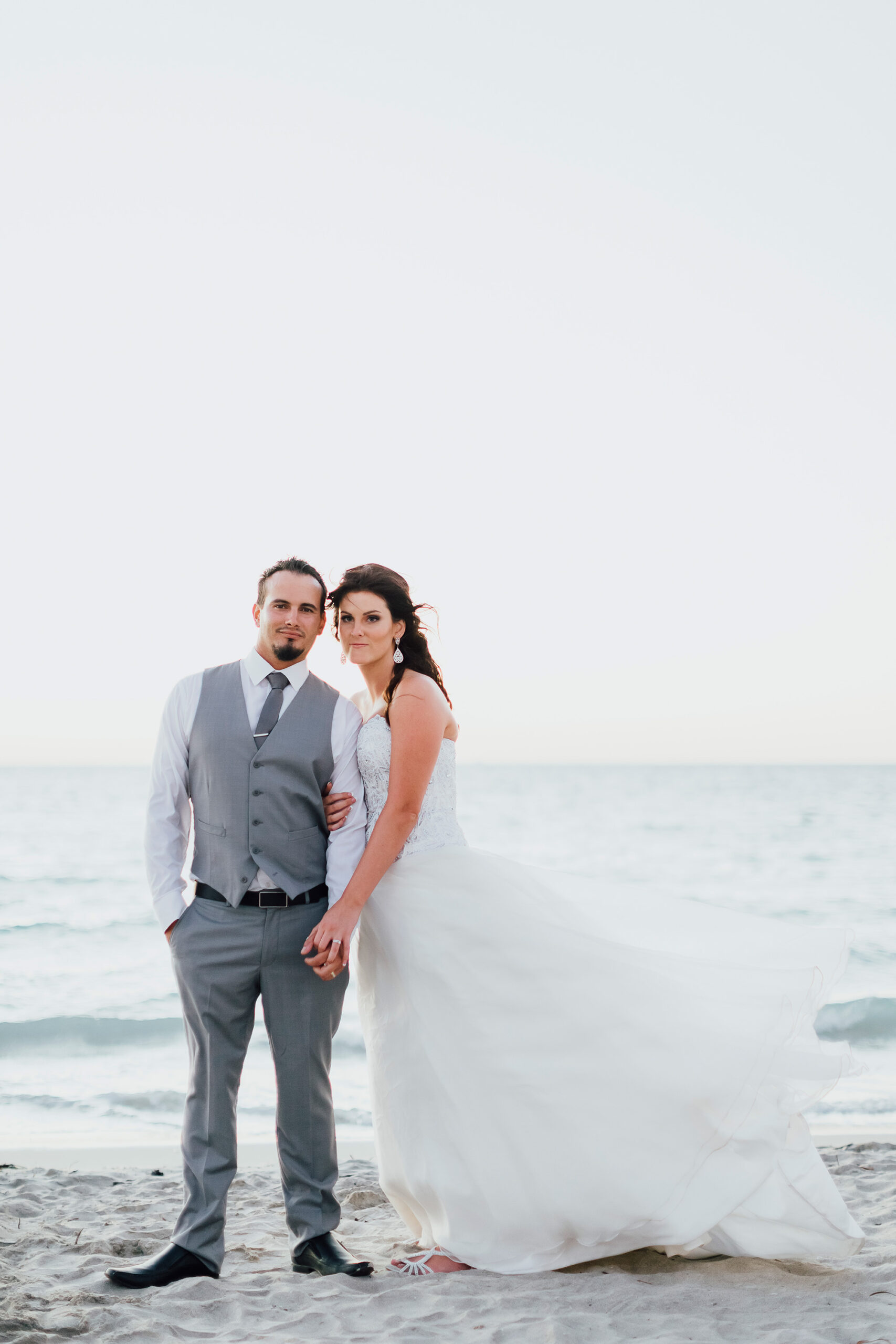 Alisha_Matt_Elegant-Beach-Wedding_037