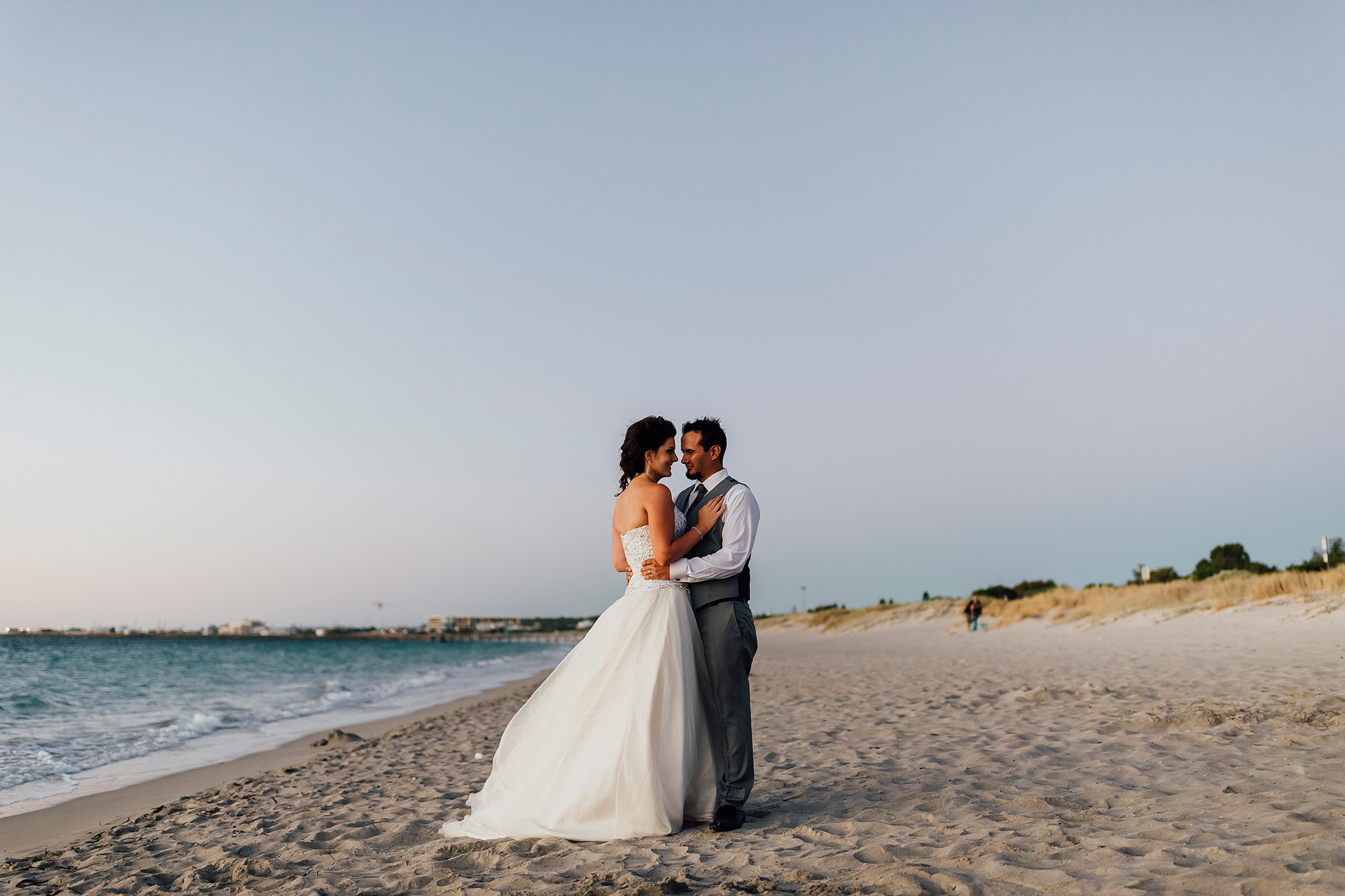 Alisha_Matt_Elegant-Beach-Wedding_039