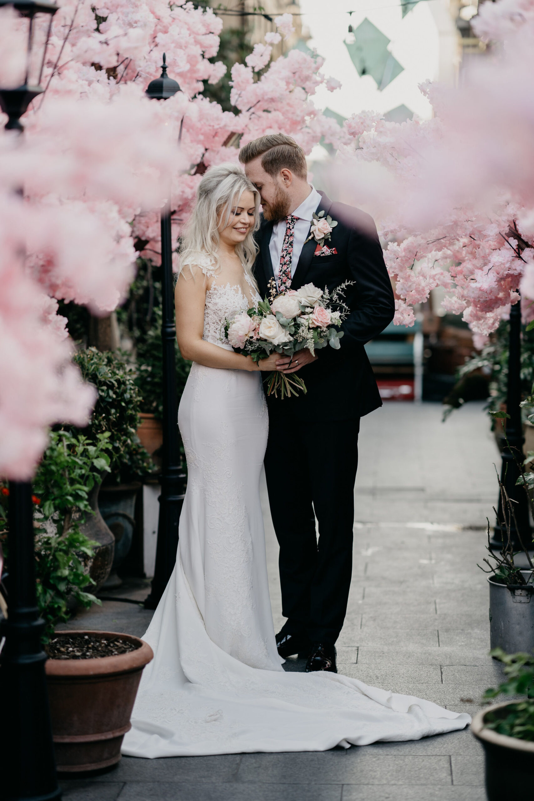 Amanda Brendan Modern Elegant Wedding Splendid Photos Video SBS 044 scaled