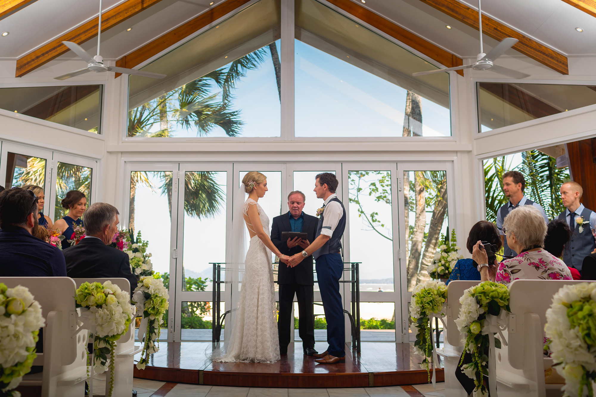 Amanda_Brendan_Modern-Tropical-Wedding_Blue-Sky-Photography_019