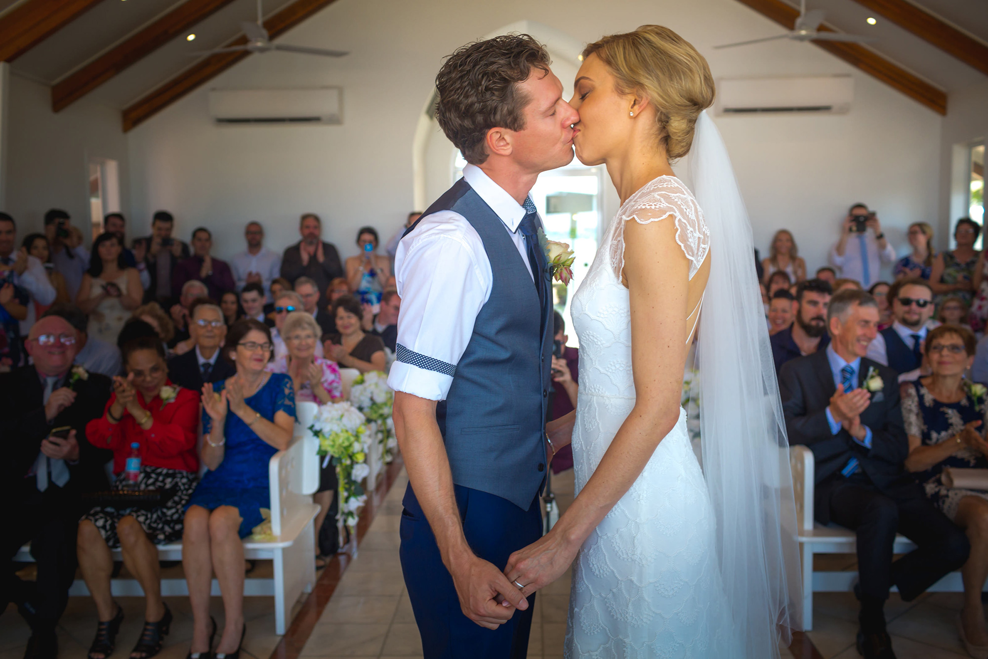 Amanda_Brendan_Modern-Tropical-Wedding_Blue-Sky-Photography_021