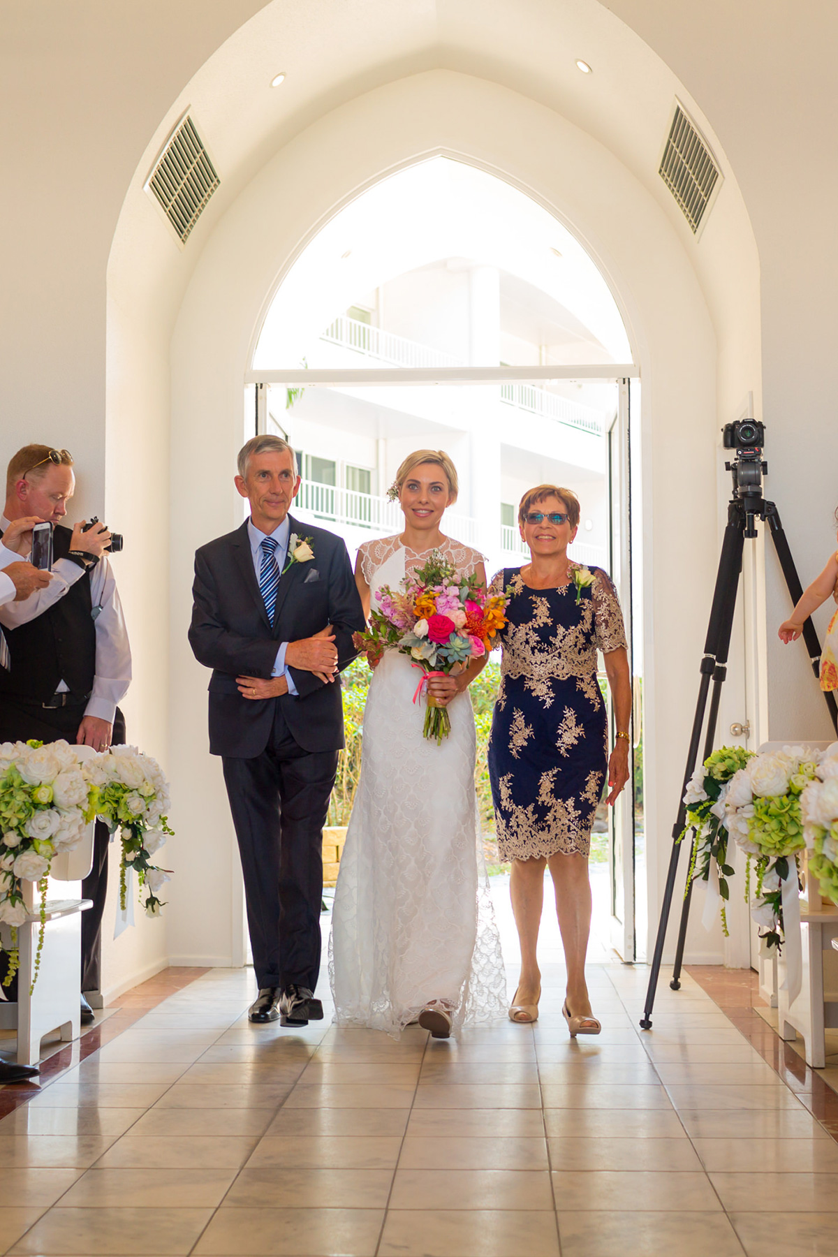 Amanda_Brendan_Modern-Tropical-Wedding_Blue-Sky-Photography_SBS_012