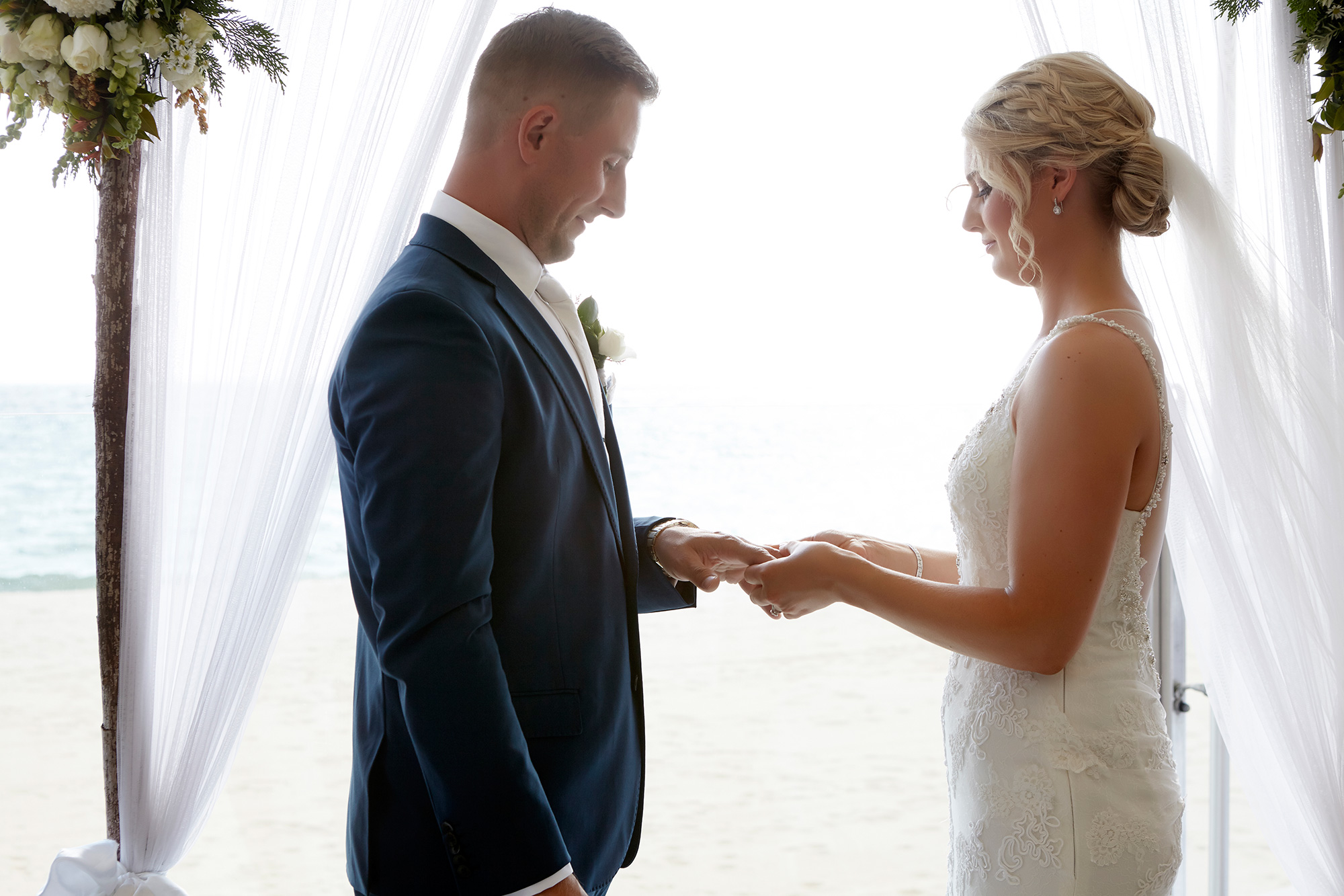 Amy_Sammy_Beach-Wedding_016