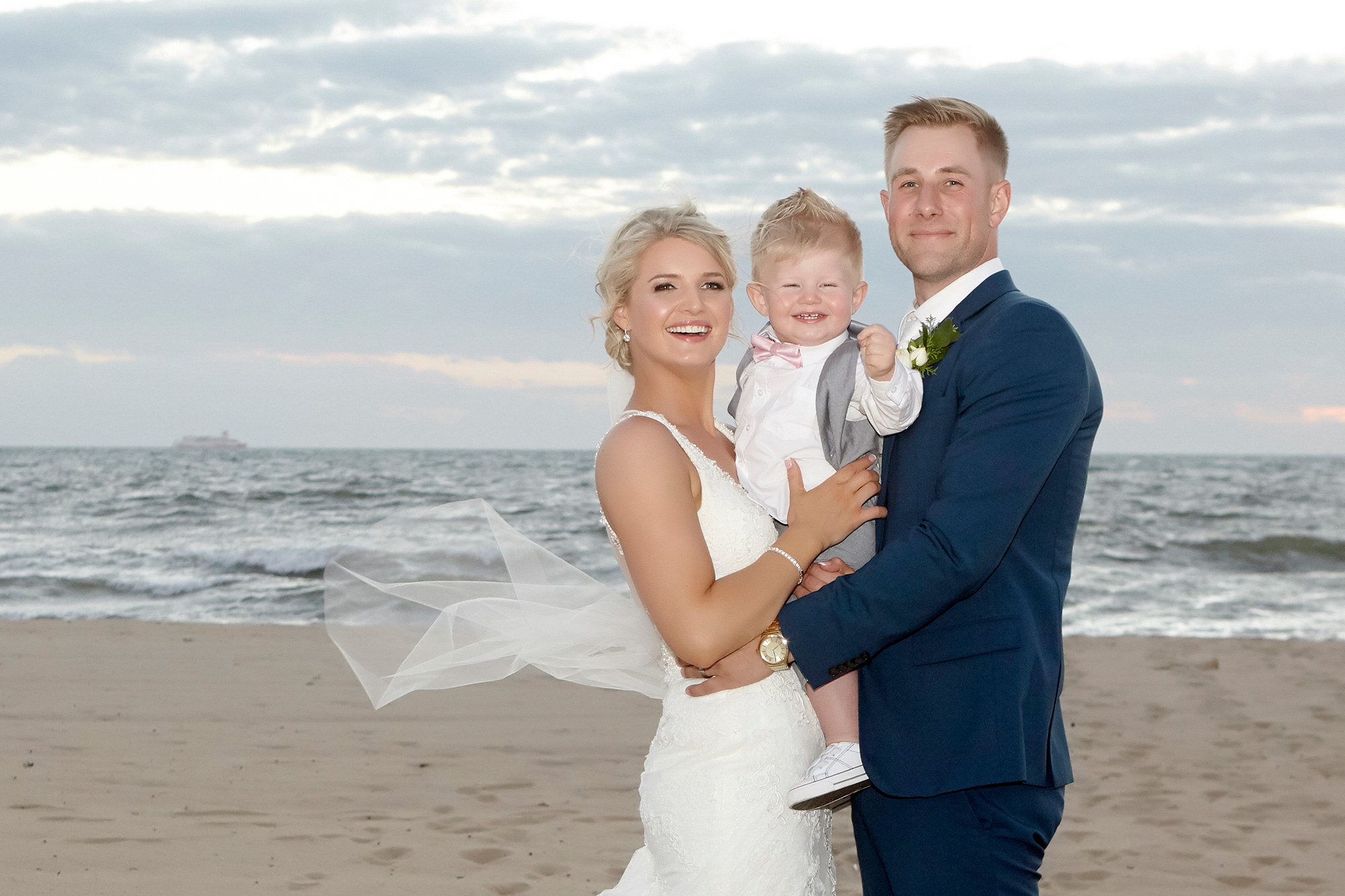 Amy_Sammy_Beach-Wedding_031