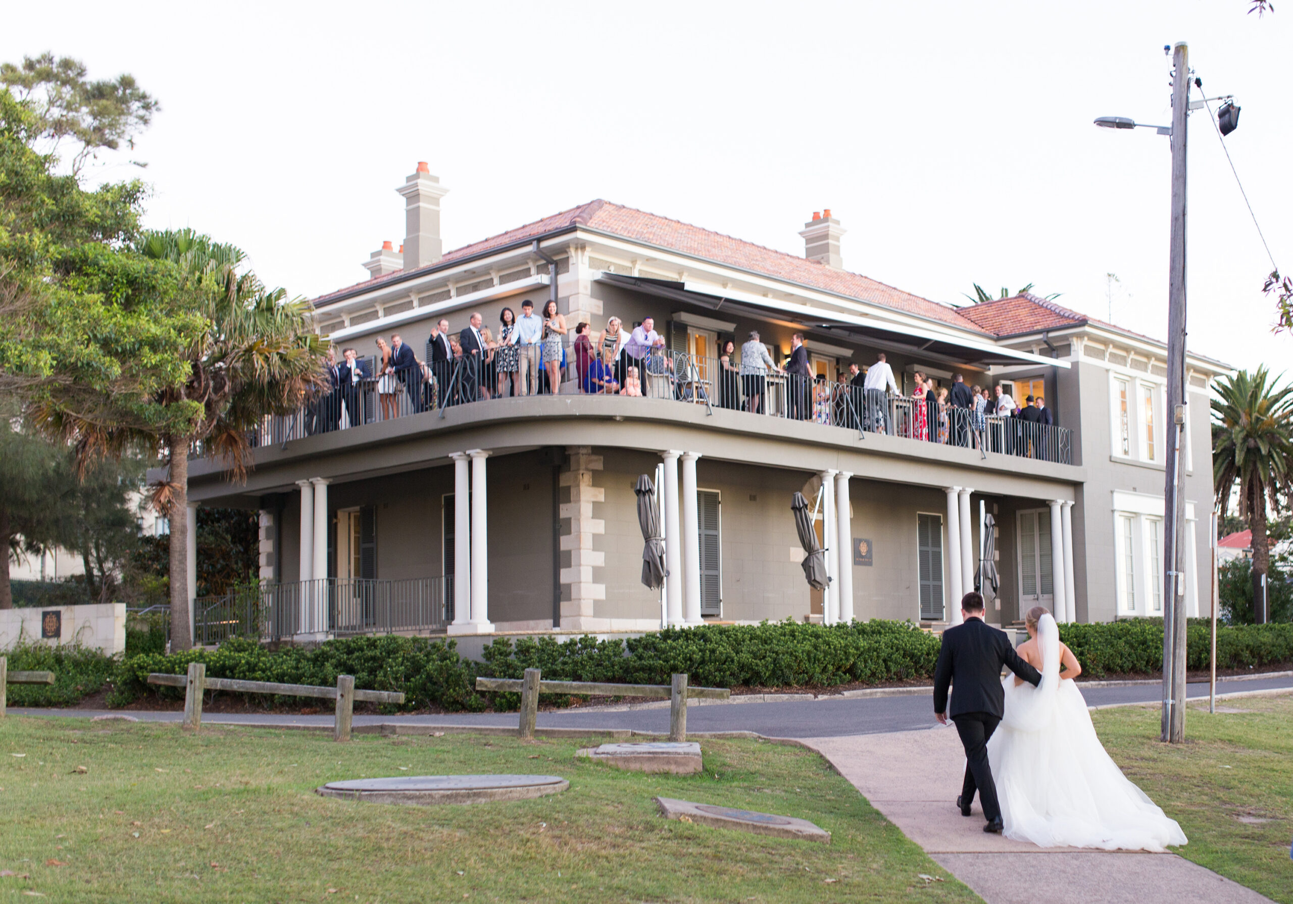 April_Alex_Elegant-Beach-Wedding_031