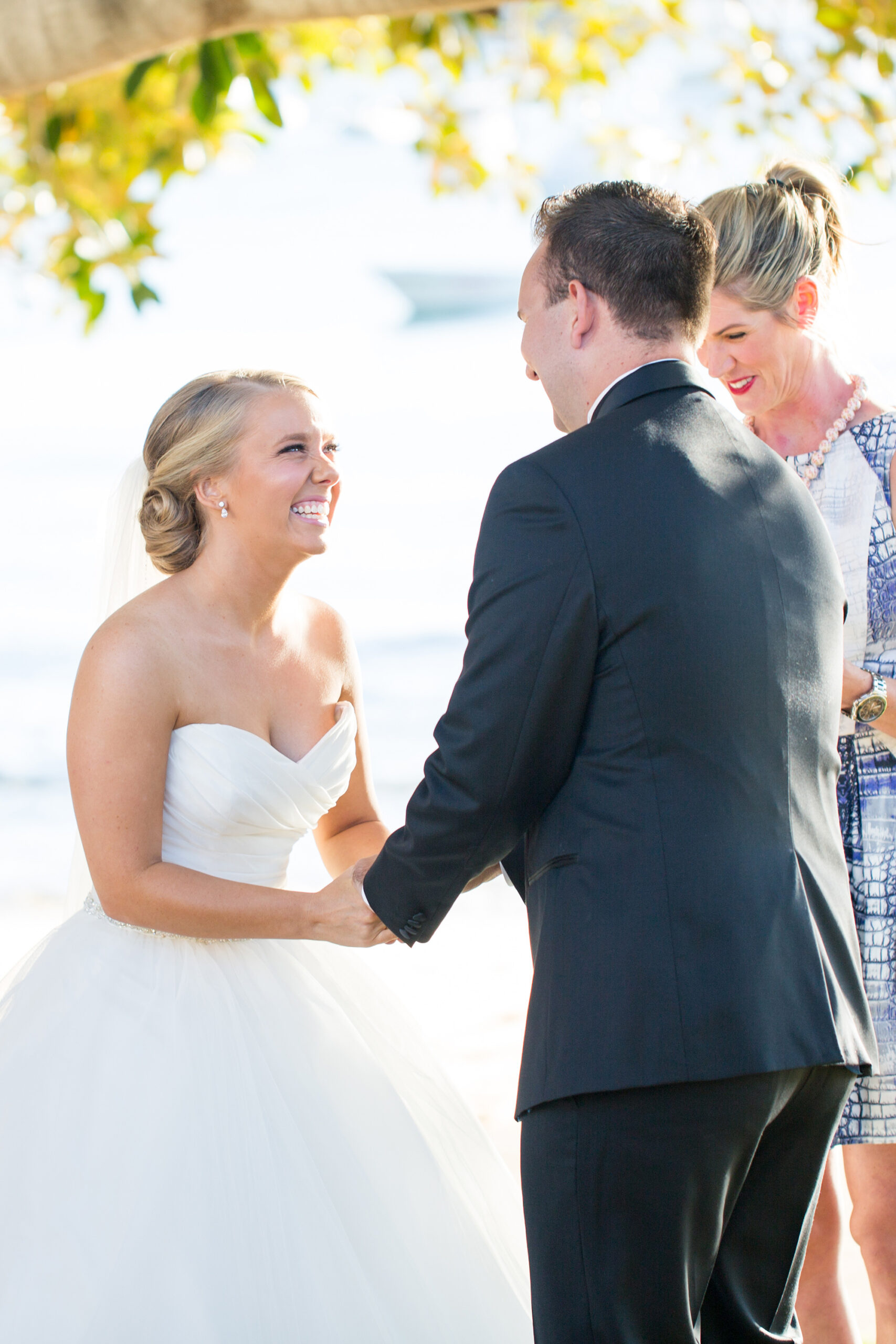 April_Alex_Elegant-Beach-Wedding_SBS_009