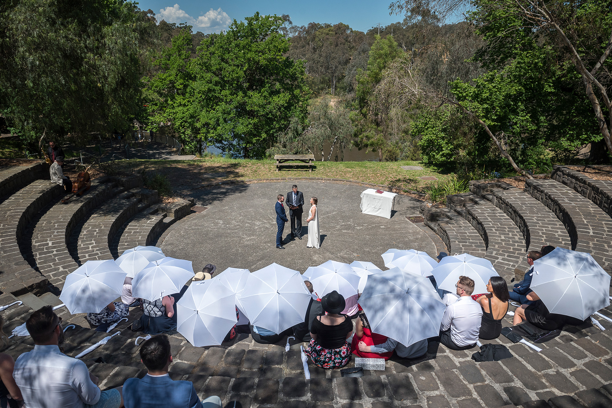 Audrey_Lucas_Modern-Classic-Wedding_Iain-Jo_013