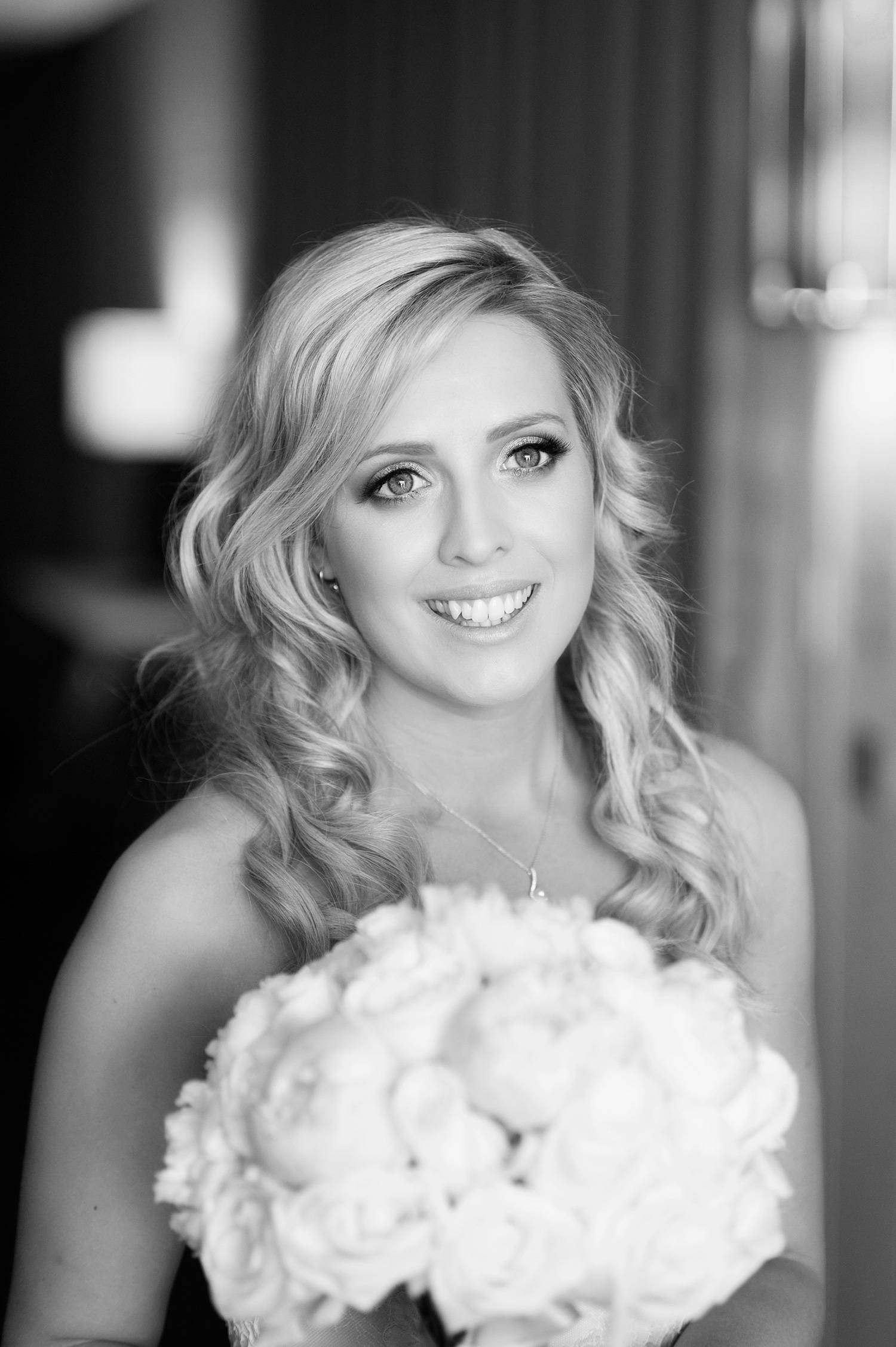 Beccy_Paul_Romantic-White-Wedding_011