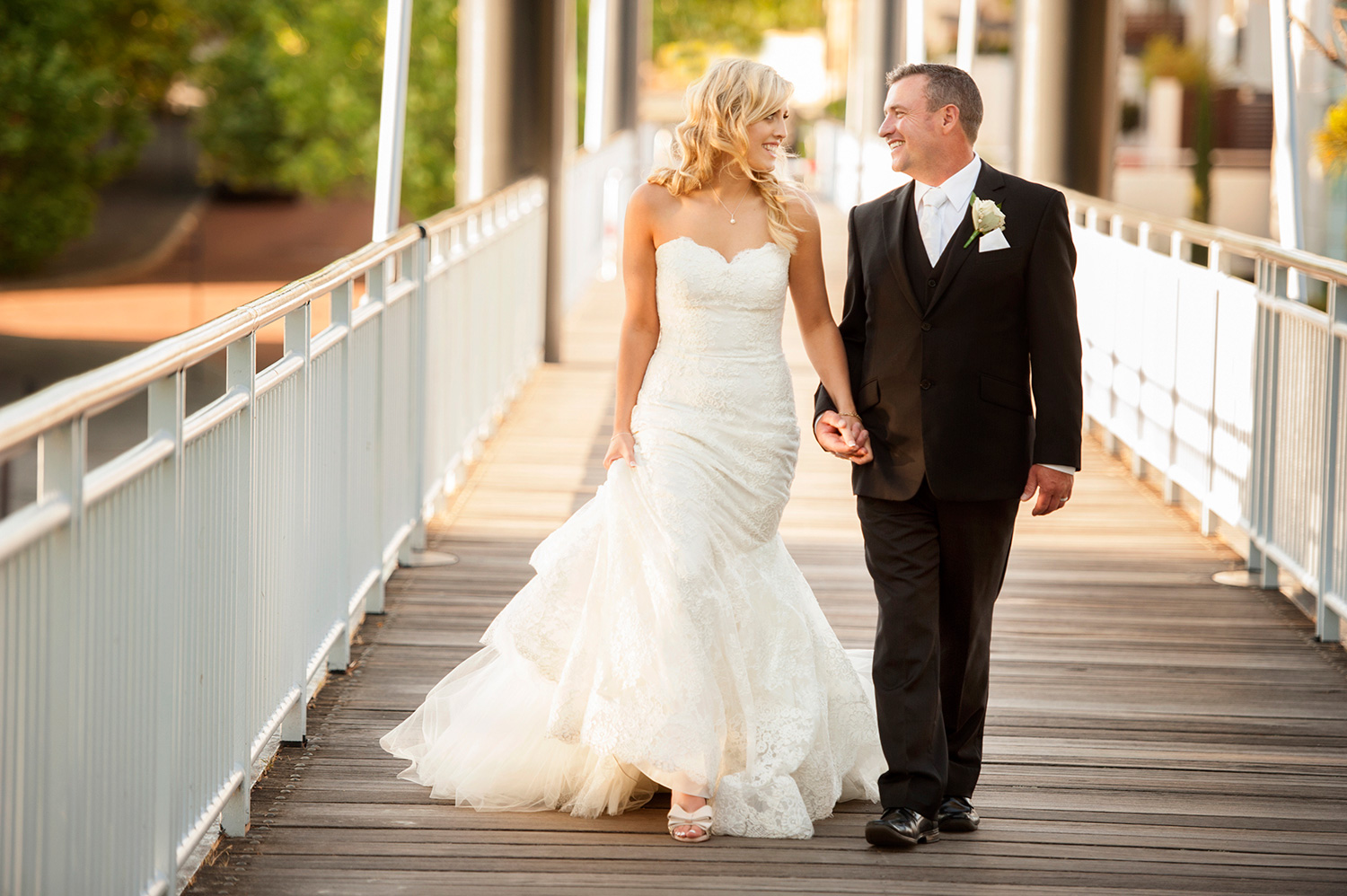 Beccy_Paul_Romantic-White-Wedding_027