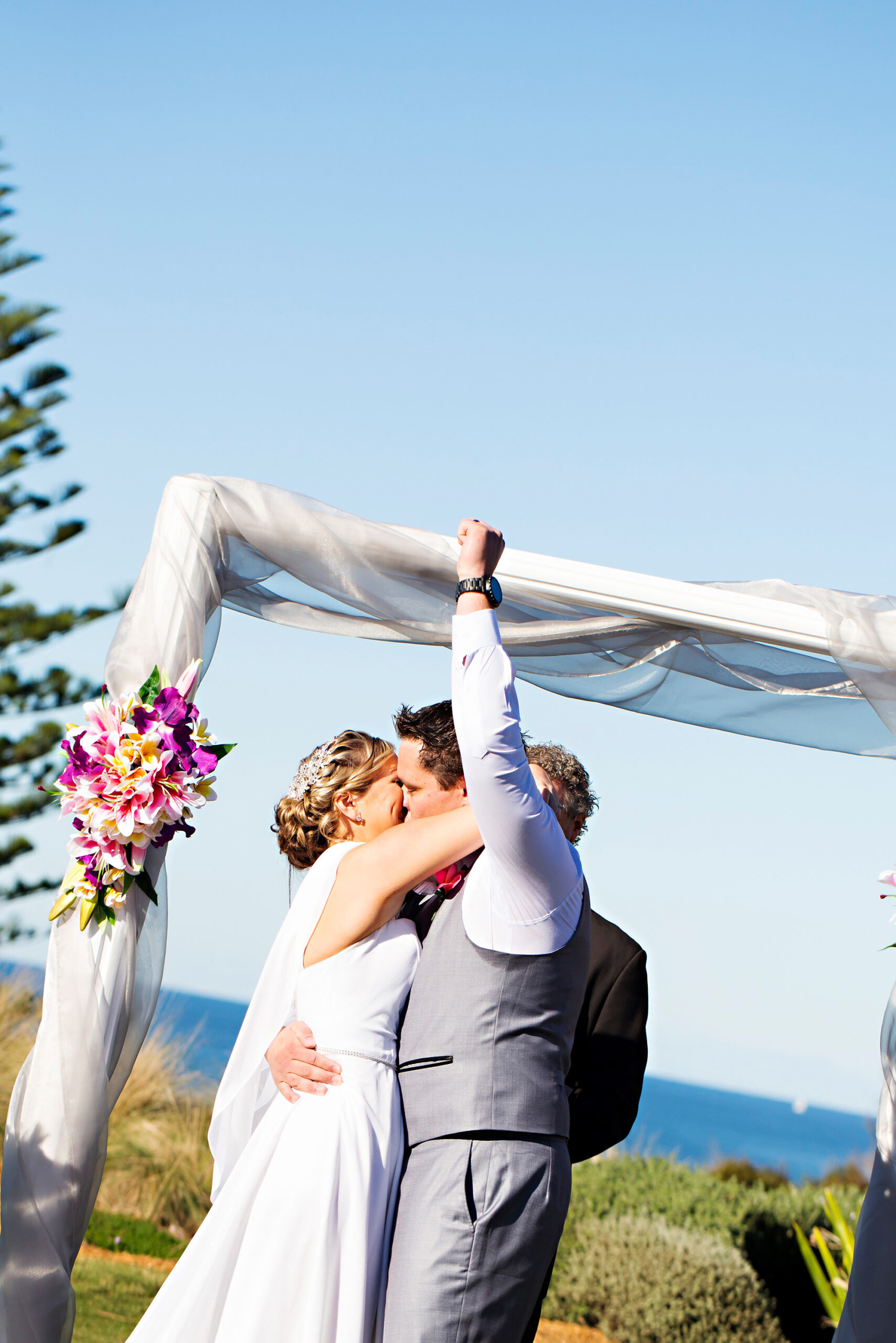 Briannon_Aaron_Shelly-Beach-Wedding_010